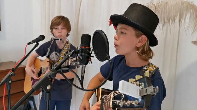 Frank and Louis - Follow the Sun by Xavier Rudd (Acoustic Cover) смотреть онлайн