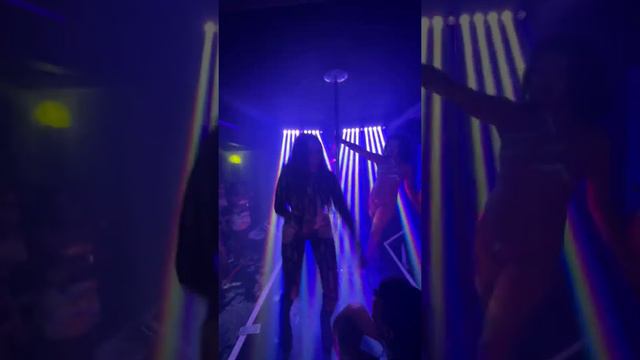 Hot Gal thing at Deuces Nigh Club BVI смотреть онлайн