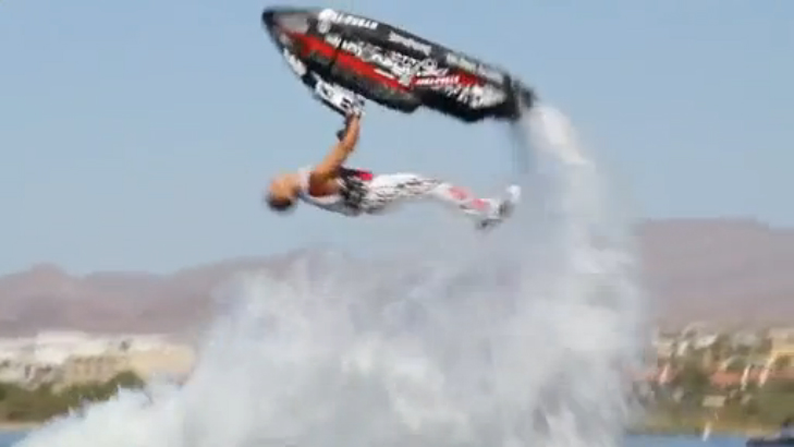 Классные трюки на гидроцикле! смотреть онлайн