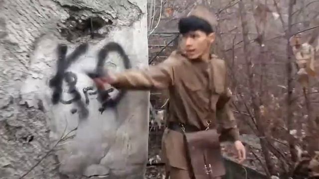 Дорогие мужчины!От всей души поздравляем вас с Днем защитника Отечества! смотреть онлайн