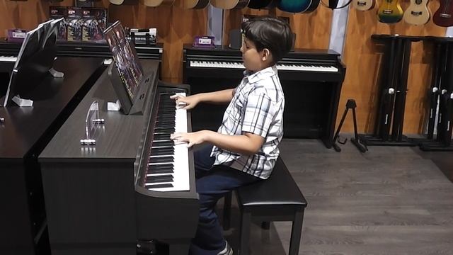 Киев, Дрим ТАУН. Магазин YAMAHA 26.08.2021. Ян Дёмин.С. Рахманинов. Полька смотреть онлайн