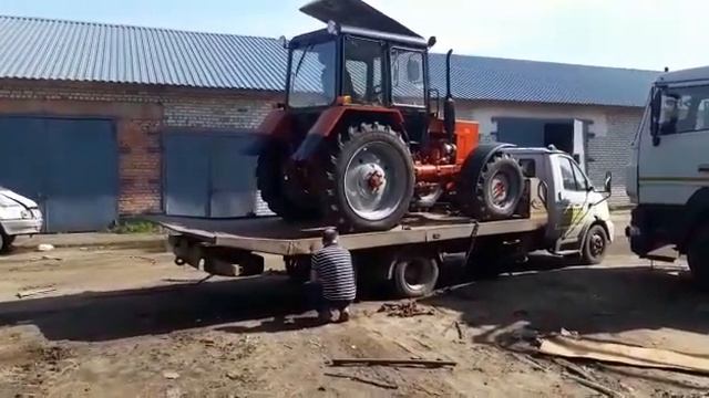 после кап ремонта едит мтз от холстинина к заказчику на эвакуатаре смотреть онлайн