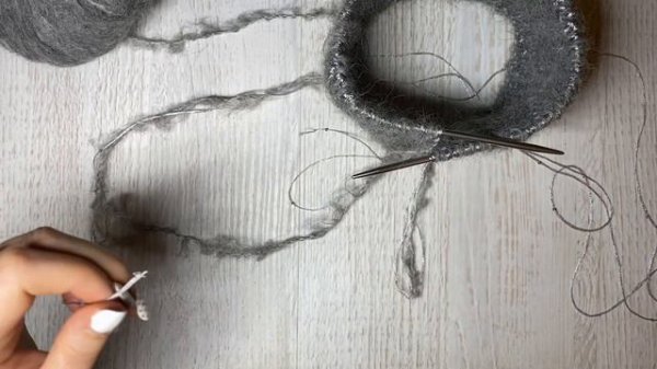 ТОПОВАЯ ШАПКА СПИЦАМИ из DROPS Melody