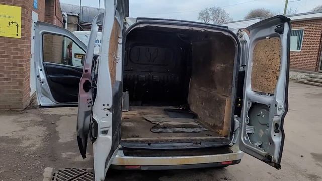 Ao18KMM VAUXHALL COMBO 2000 SPORTIVE CDTI 2018 смотреть онлайн