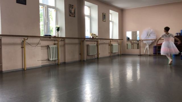 Анастасія Мамедова - Варіація з балету "Жизель" смотреть онлайн