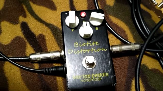 Moriae Pedals - Biotite Distortion смотреть онлайн