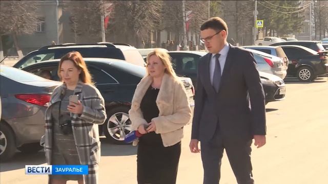 На улицах Кургана становится светлее смотреть онлайн