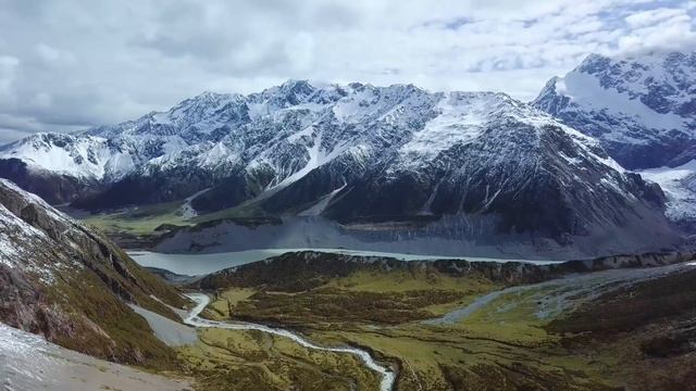 Прыгнув с высокого утёса, девушка ждала кончины, а открыв глаза обомлела! смотреть онлайн