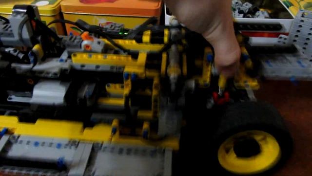 Лего техник самоделки :№14 Lowrider, часть 2. Опять: шасси, подвеска, каркас.