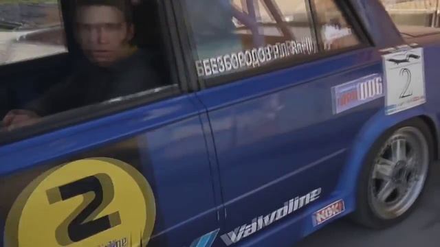 Красивый тюнинг классики ВАЗ 2106! Отличный дрифт в конце! смотреть онлайн