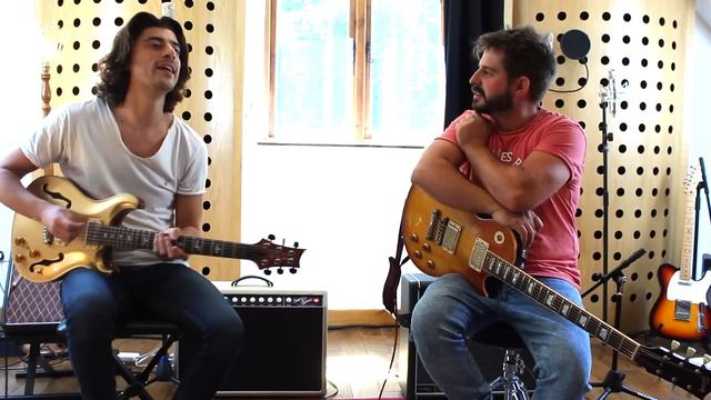 Gibson Les Paul VS PRS Hollowbody