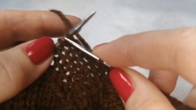 Шапка спицами(2 часть)/убавка петель на макушке/ смотреть онлайн