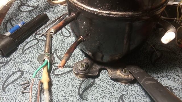 Автоматический оловоотсос из паяльника с компрессором от холодильника смотреть онлайн