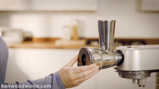 Kenwood Chef I Kitchen Machines I How to assemble the Pasta Shaper смотреть онлайн