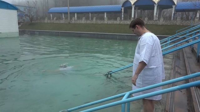 купание в источнике святой анны жесть смотреть онлайн