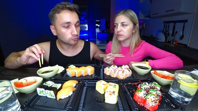 МУКБАНГ - СУШИ И РОЛЛЫ / КАК НАКАЗЫВАТЬ ДЕТЕЙ смотреть онлайн