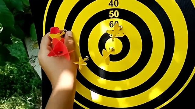 Играем в дартс на жилание смотреть онлайн