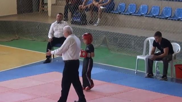 Швейцер Тимур ЛАЙТ 19.09.15 Чемпионат и Первенство г.Симферополя по кикбоксингу WAKO смотреть онлайн