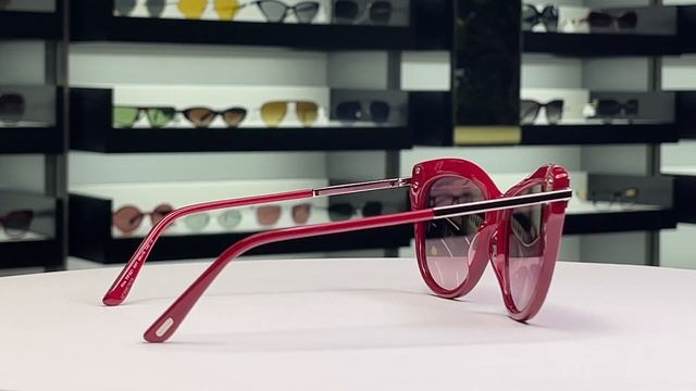 Женские солнцезащитные очки Tom Ford 821 69T – обзор от STOCKOPTIKA смотреть онлайн