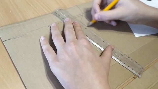 Сделал МОЩНЫЙ СТРЕЛЯЮЩИЙ ПИСТОЛЕТ из картона своими руками ЛЕГКО/ Как сделать пистолет из бумаги смотреть онлайн