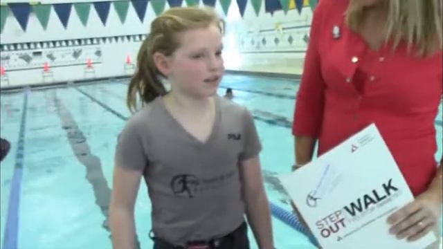 Carly Lenett Shows Off Cool Gear To Monitor Diabetes смотреть онлайн