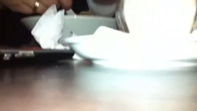 Денвер ест суп