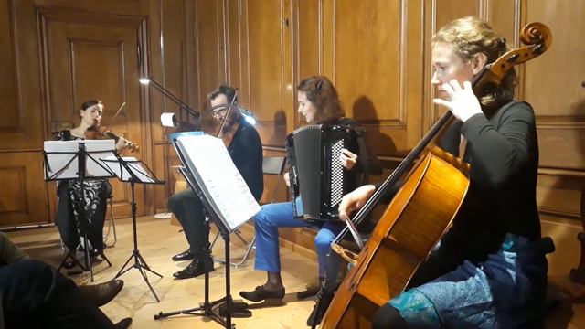 Dialogues Musicaux: Akkordeon und Streicher смотреть онлайн
