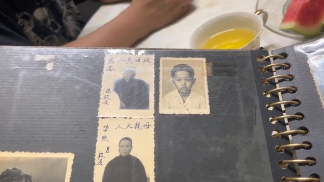 杰哥家里的老照片 见证了老一代越南华人奋斗史