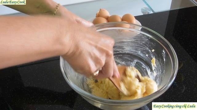 Секрет ЗАВАРНОГО ТЕСТА - Очень легкий и простой рецепт - Заварное Тесто для Эклеров и Профитролей смотреть онлайн