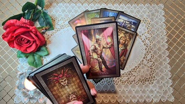 КАКИЕ ЖЕНЩИНЫ ЕМУ НРАВЯТСЯ? ПОДХОДИМ ЛИ МЫ ДРУГ ДРУГУ? Таро Онлайн Расклад Diamond Dream Tarot смотреть онлайн