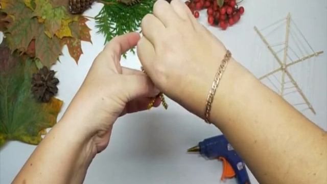 ОСЕННИЕ ПОДЕЛКИ ИЗ ПРИРОДНОГО МАТЕРИАЛА. ПРОСТЫЕ ПОДЕЛКИ СВОИМИ РУКАМИ. ПОДЕЛКИ В ДЕТСКИЙ САД. смотреть онлайн