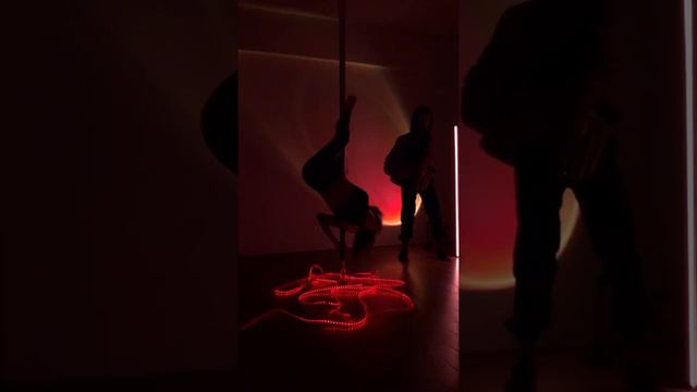 Too Close - Alex Clare - Pole x Saxophone смотреть онлайн