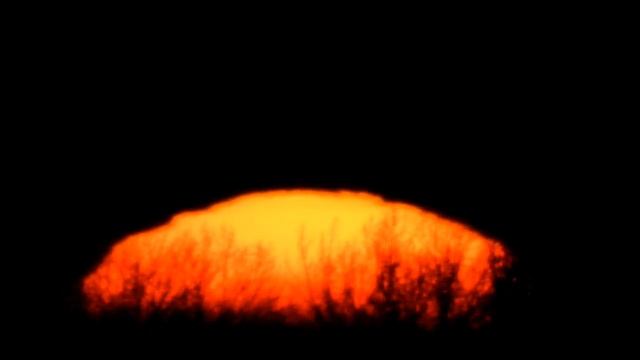 Закат солнца снимал на nikon p1000. Почти как телескоп, большой зум. смотреть онлайн