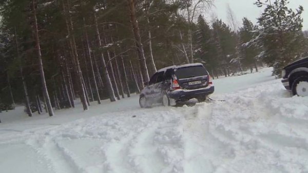 Subaru Forester 2 вытаскивает Ford Explorer 2