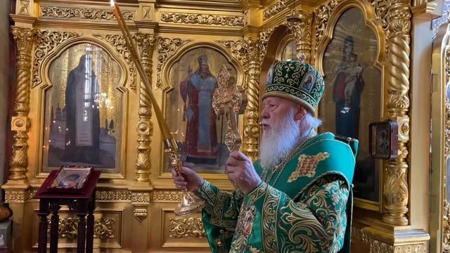 Митрополит Агафангел совершил Божественную литургию в День памяти преподобного Гавриила Афонского смотреть онлайн