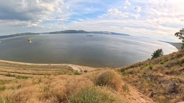 СМОТРОВАЯ ПЛОЩАДКА В КОМСОМОЛЬСКОМ РАЙОНЕ. СПУСК К ВОЛГЕ.