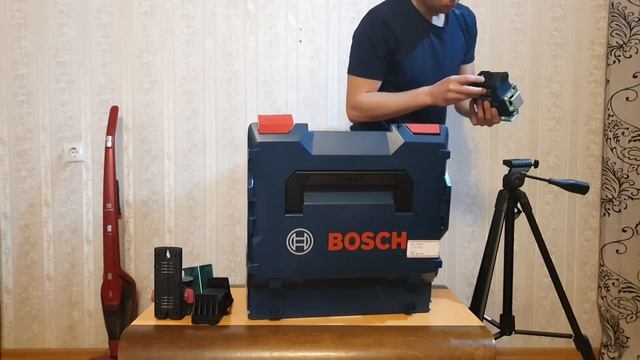4К Распаковка GLL 3-80 CG / Обзор лазерного нивелира Bosch GLL 3-80CG. смотреть онлайн