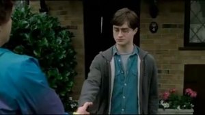 Гарри Поттер удалённая сцена дары смерти 2 прощальная сцена Гарри и Дадли на русском языке