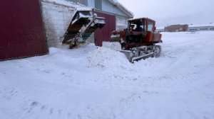 ДТ-75 на уборке снега. Что может этот советский трактор?