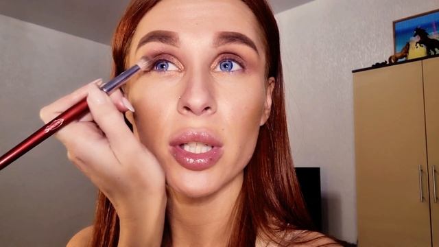 УРОК МАКИЯЖА с палитрой теней "HUDA BEAUTY HAZE SAND" смотреть онлайн