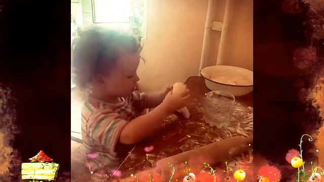 Челлендж#вареники. Викуля готовит обед.. смотреть онлайн