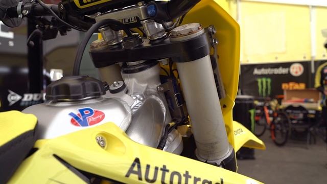 Weston Peick's 2017 Suzuki RM-Z450 | Factory Bike Friday смотреть онлайн