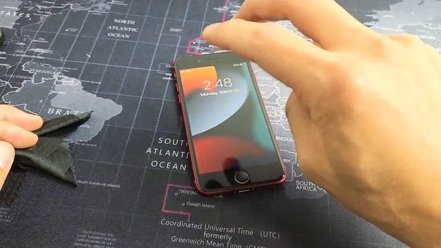 iPhone SE 3 (2022): How to Fix Black Screen or Won't Turn On (Easy Fixes!) смотреть онлайн