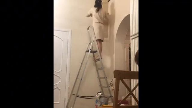 Ремонт своими руками. Кирпичик из декоративной штукатурки. смотреть онлайн
