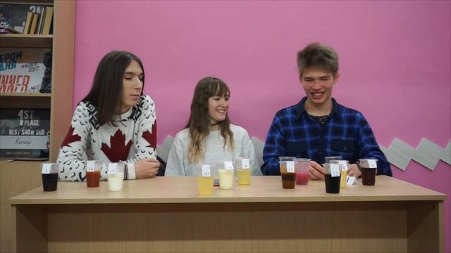 СОБЕРИ СЕБЕ КОКТЕЙЛЬ челендж! | пришли в ОТВРАТИТЕЛЬНЫЙ БАР!! смотреть онлайн