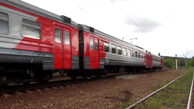 ЭД4М-0203 рейсом Дмитров - Дорохово отправляется со стнации Яхрома. смотреть онлайн