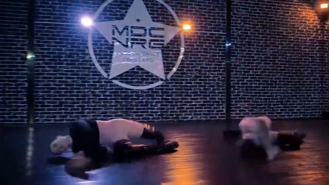 НАС НЕ ДОГОНЯТ / FRAME UP STRIP / JULIA GOGINA & MARIA STEPANOVA смотреть онлайн