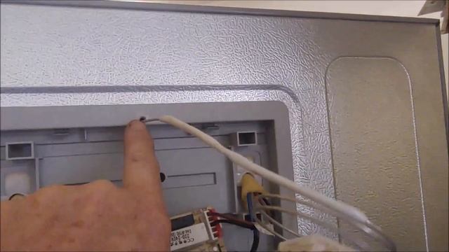 Bypassing the electronic PC Board with a mechanical thermostat on a Samsung Fridge смотреть онлайн