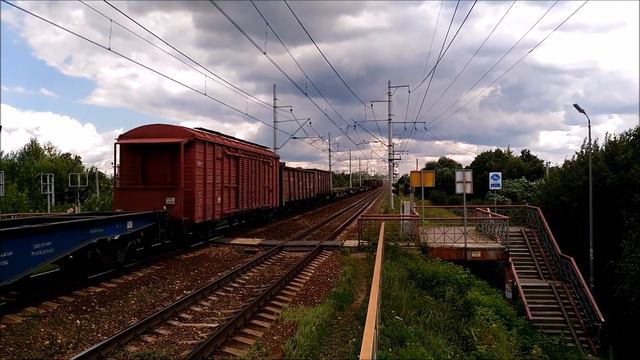 Электровоз ВЛ11-573 с грузовым поездом смотреть онлайн