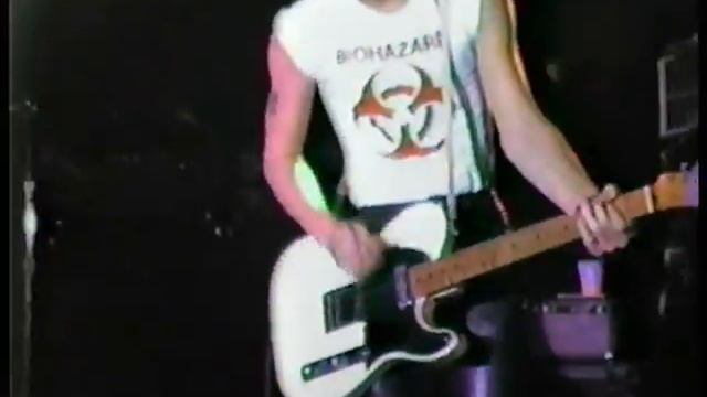 Johnny Depp with The Kids 1982 - What I like About You.mpg смотреть онлайн